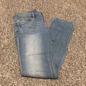 Size 2. Vera Wang. Bootcut roll cuff denim
